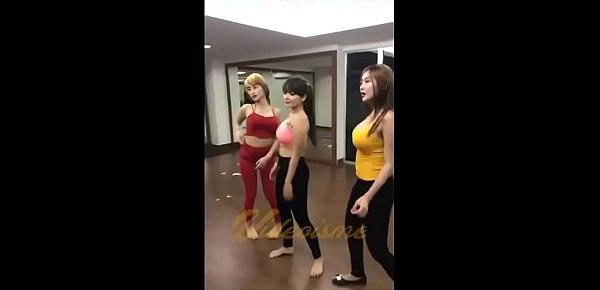  Indonesian whores with big boobs dancing